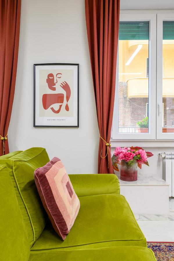 Luxury Apartment Re Di Roma Bagian luar foto