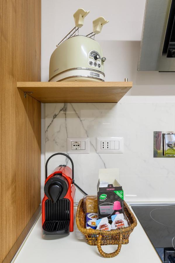 Luxury Apartment Re Di Roma Bagian luar foto