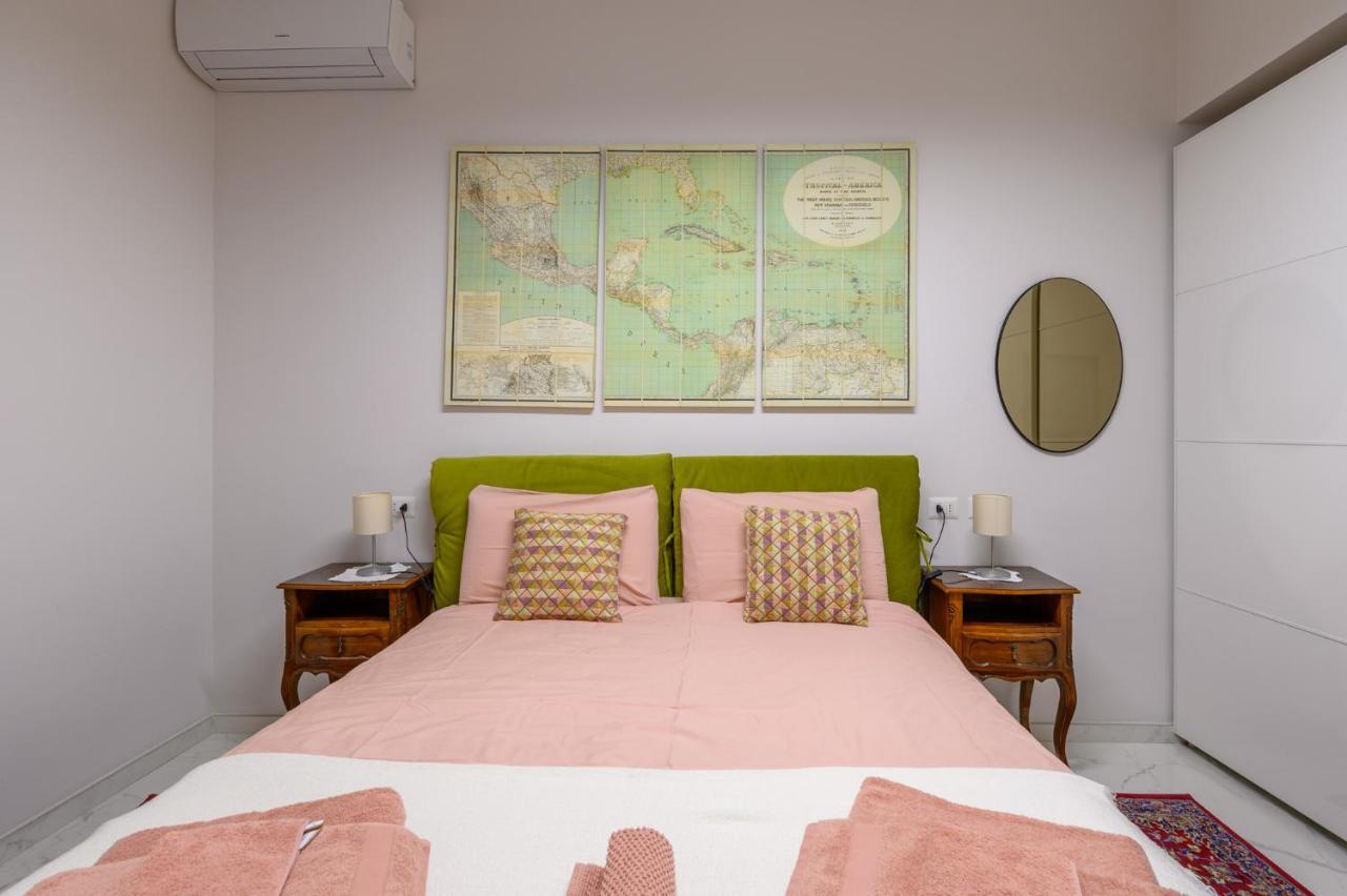 Luxury Apartment Re Di Roma Bagian luar foto